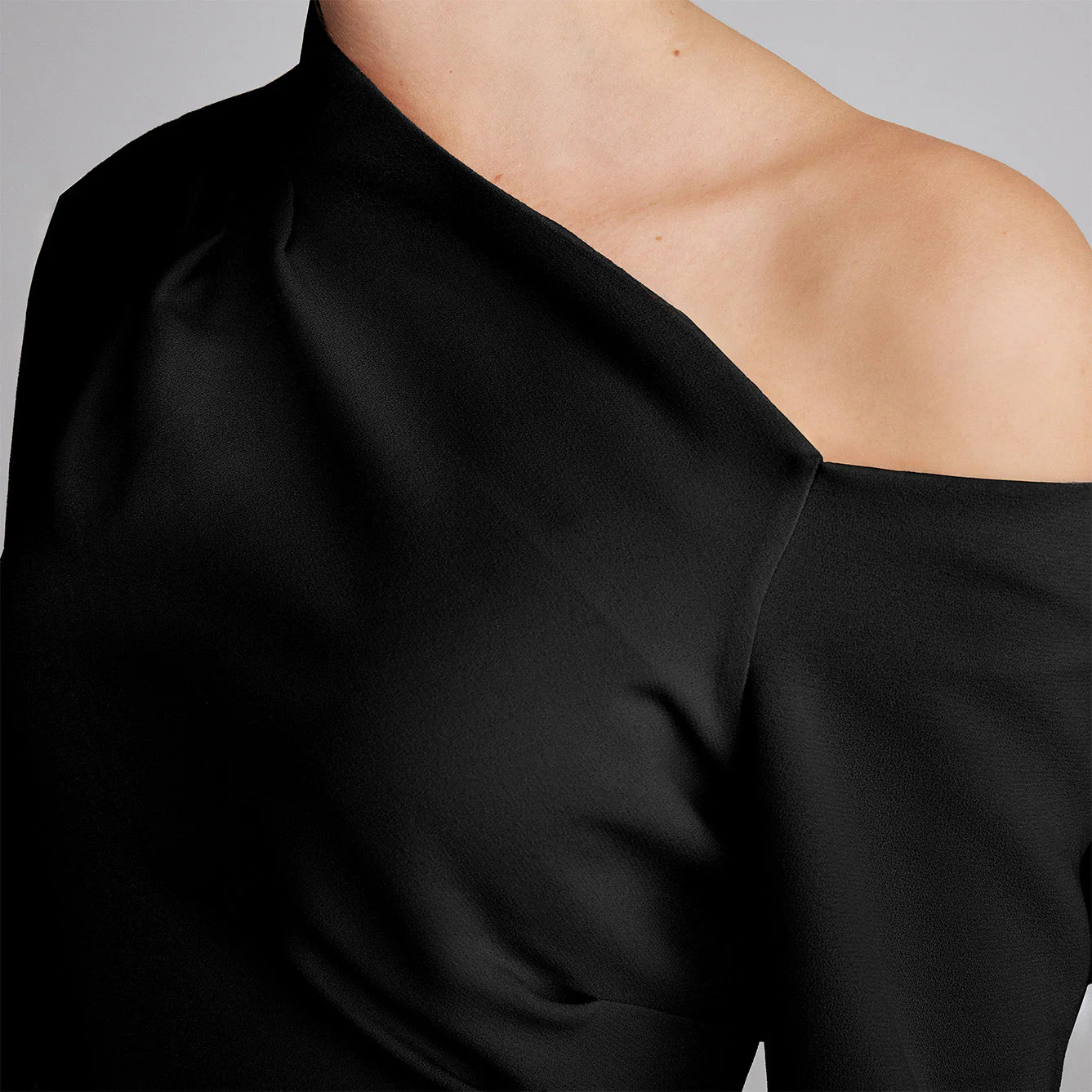 Bare shoulder Crepe Blouse - Image 2