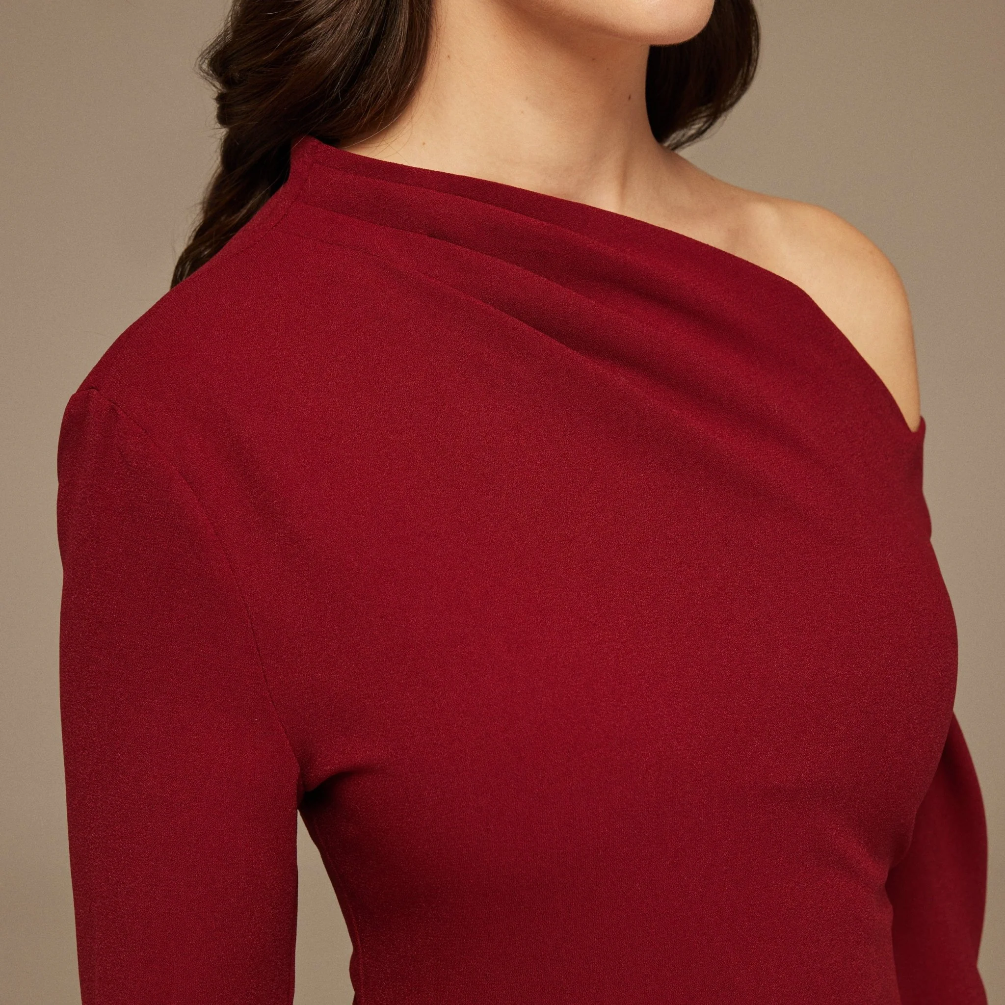 Burgundy Bare shoulder Crepe Midi dress - Image 3
