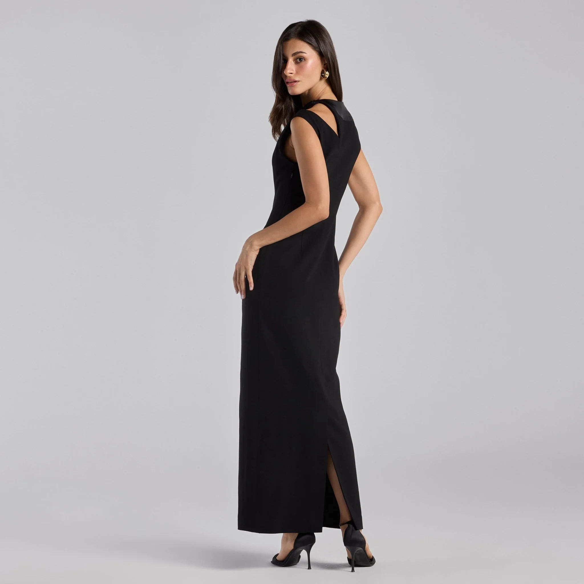Black Satin-Trimmed Crepe Maxi Dress - Image 4