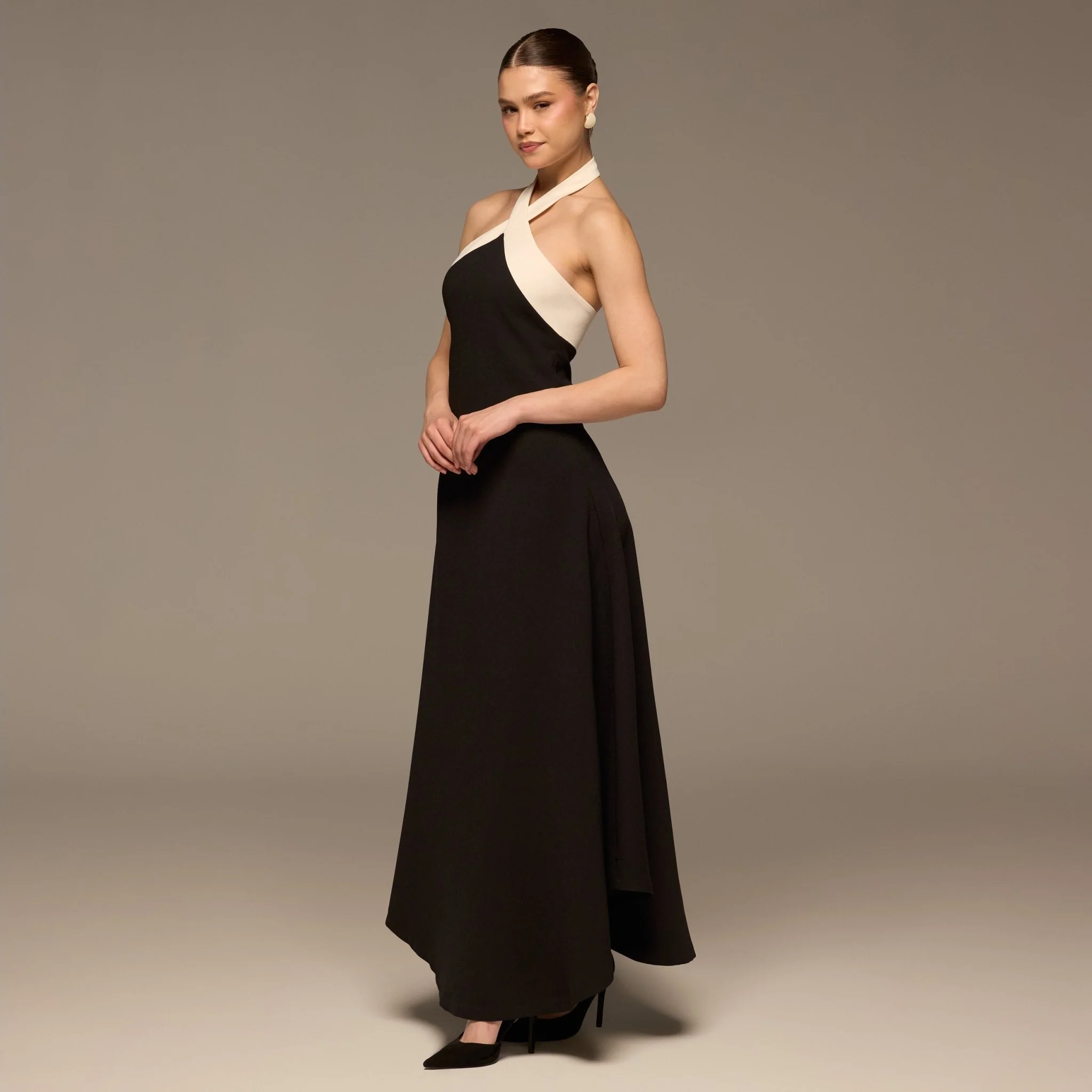 Black & White Halter Crepe Maxi Dress - Image 2