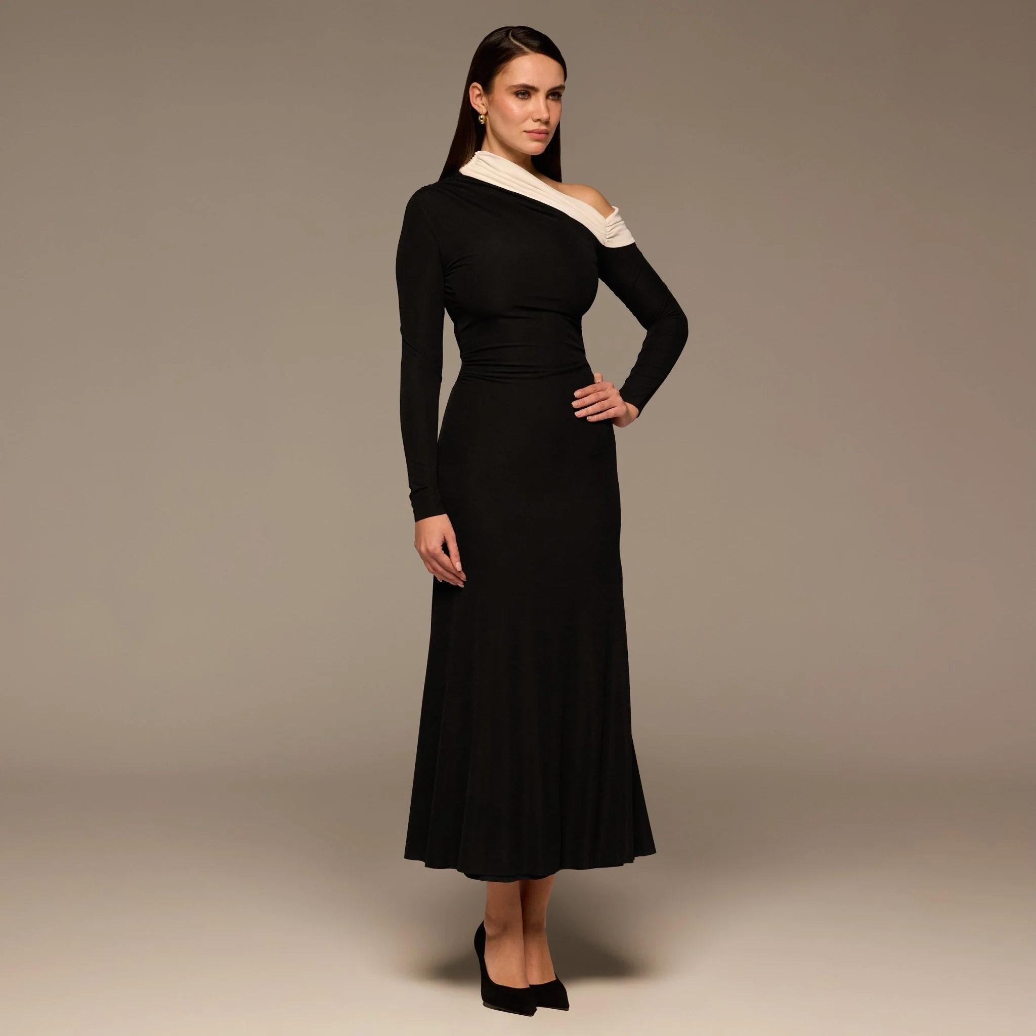 Black & White Off Shoulder Ruched Maxi Dress - Image 3