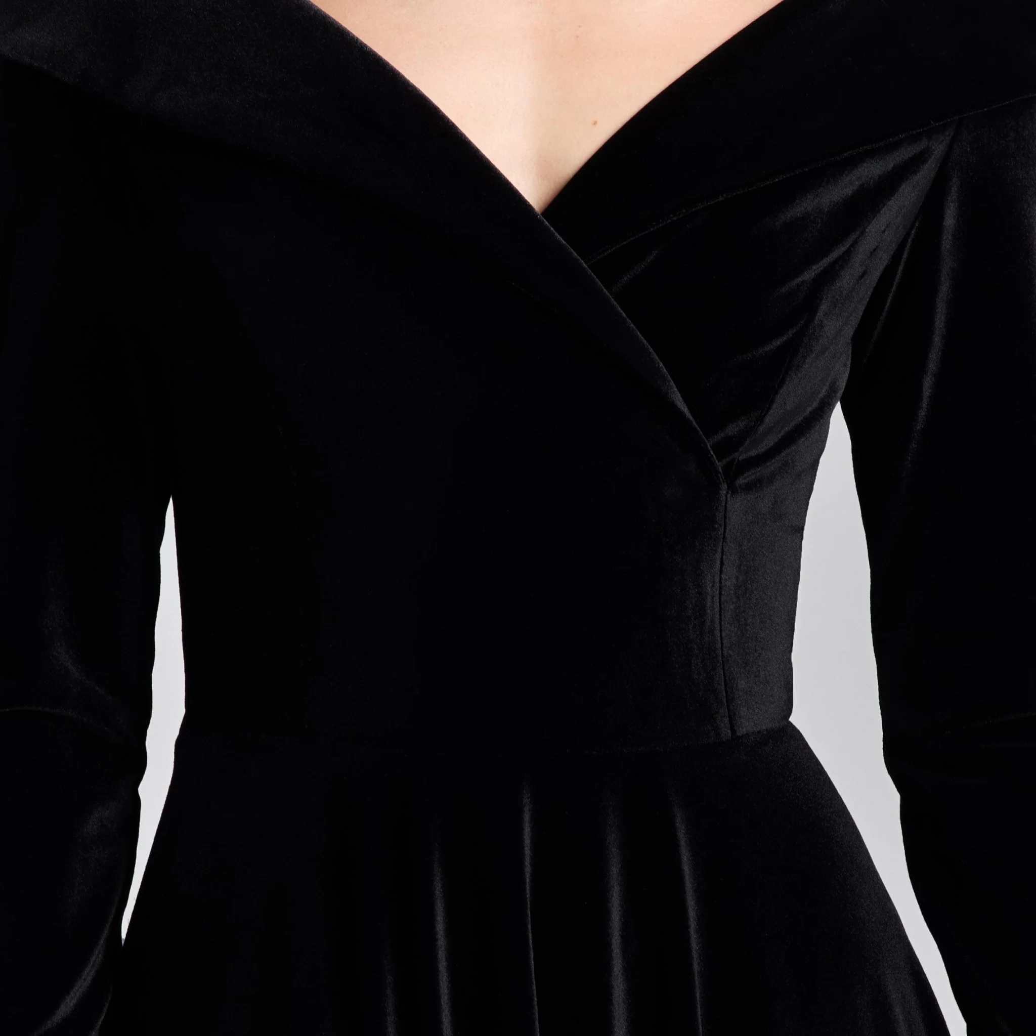 Black Wide V Neck Long Sleeve Velvet Midi Dress - Image 3