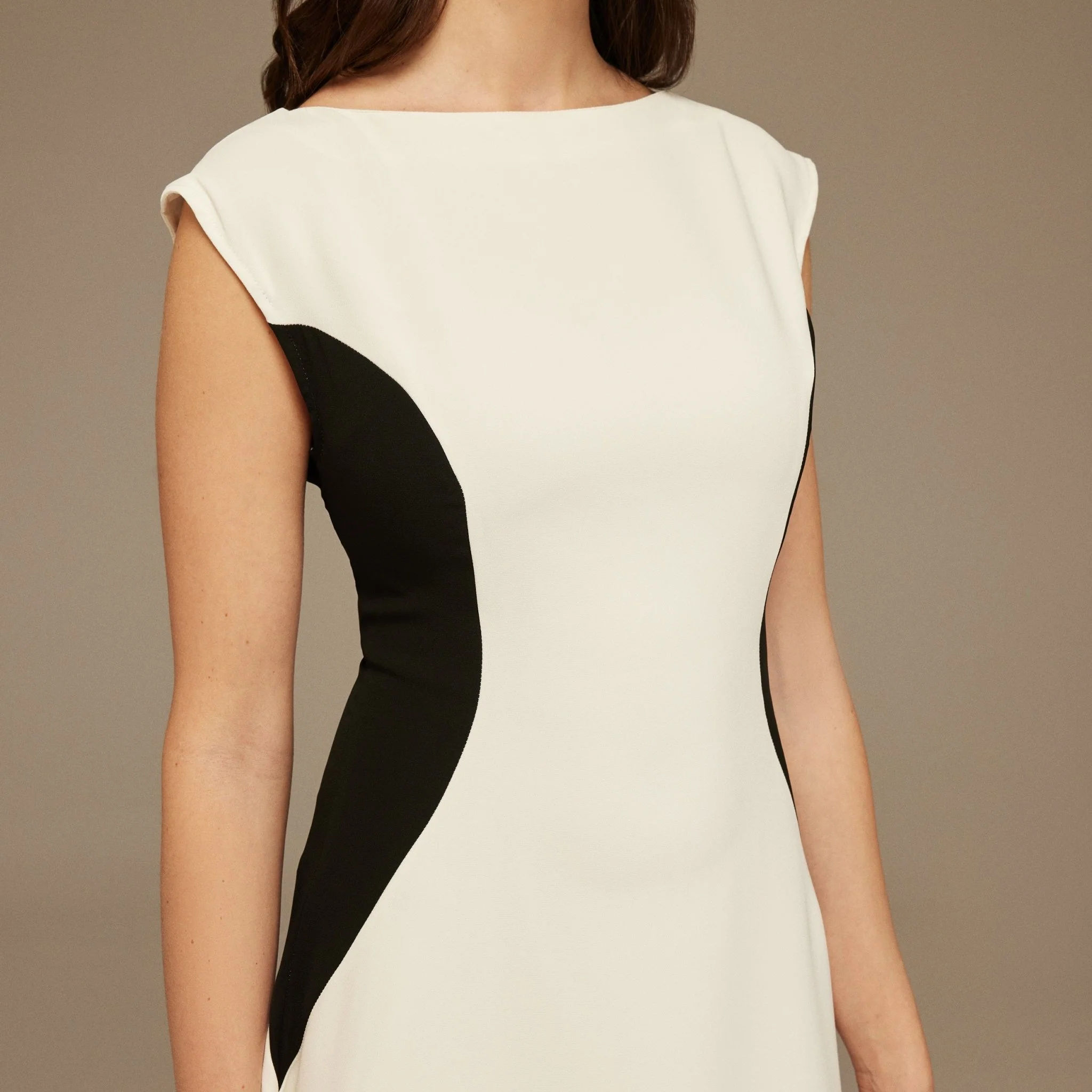 Black & White Boatneck design with flared Skirt - Image 3