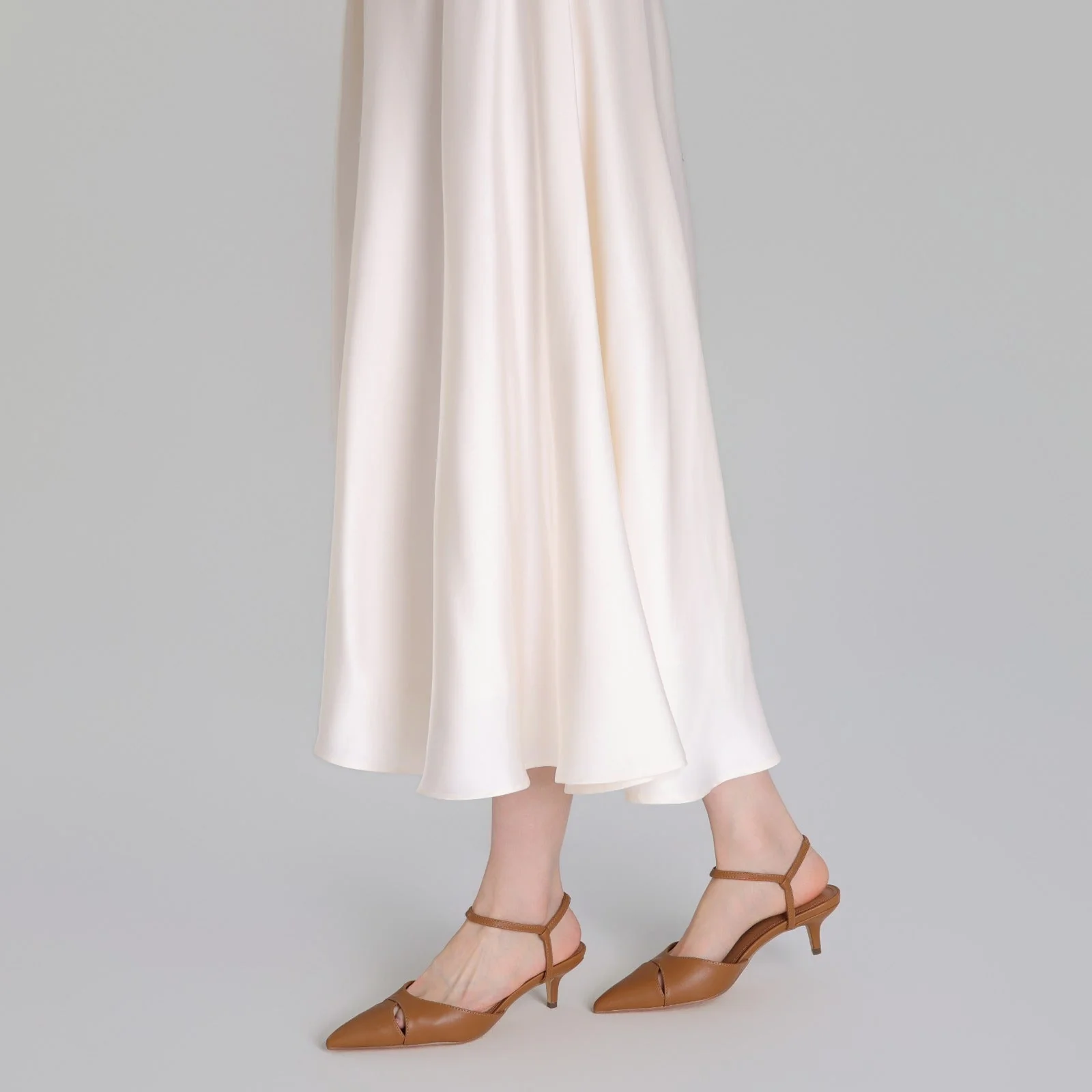 Brown Leather Kitten Heel Slingback Shoes - Image 4