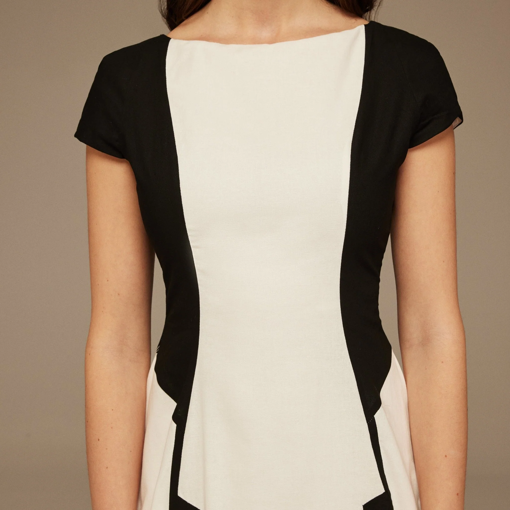 Black and White Cap Sleeve Aline Linen Cotton Midi Dress - Image 3