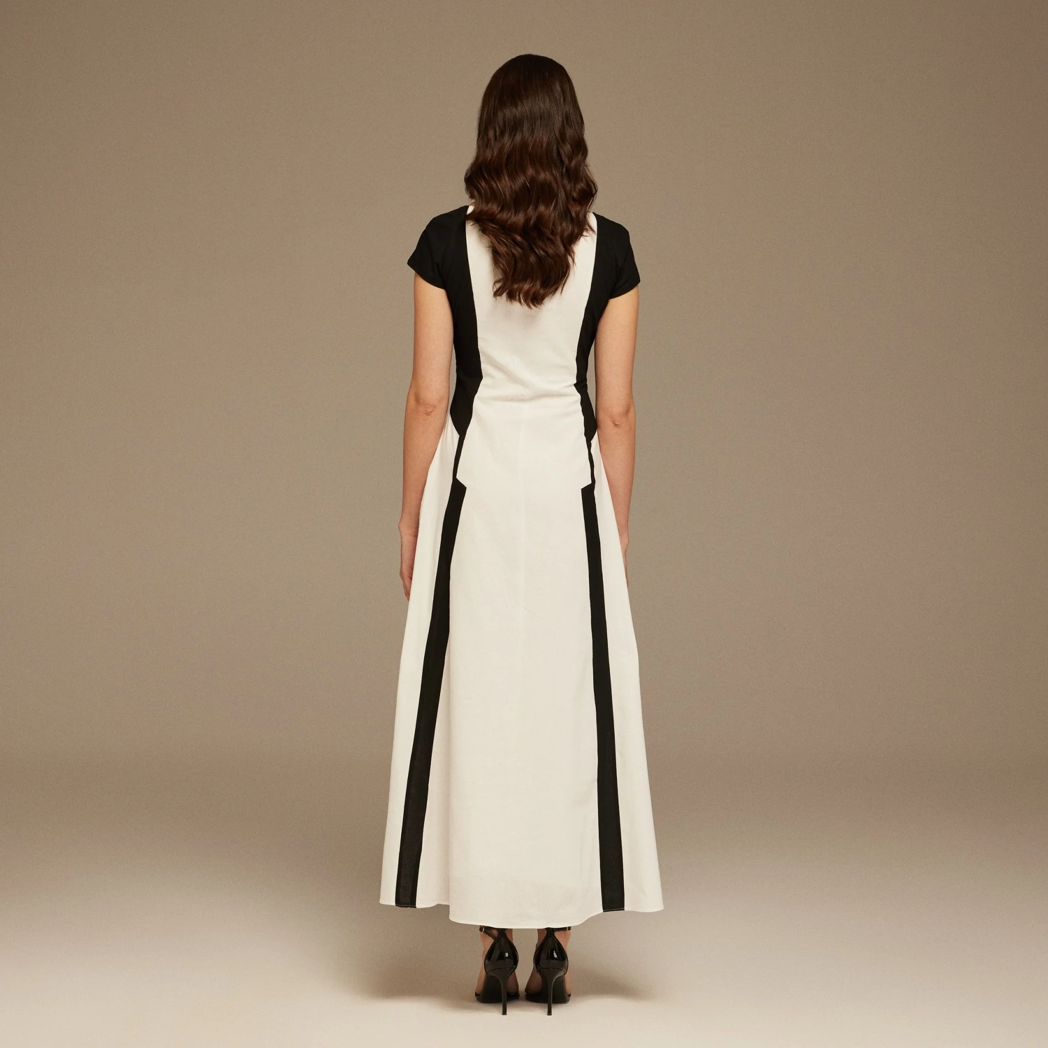 Black and White Cap Sleeve Aline Linen Cotton Midi Dress - Image 4