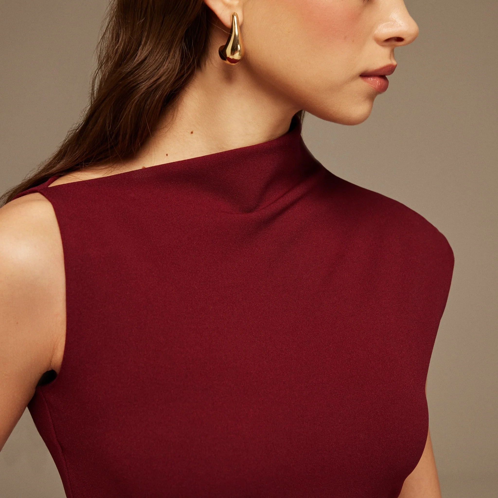 Draped burgundy Neck Pleated Skirt Maxi Dress - Image 3
