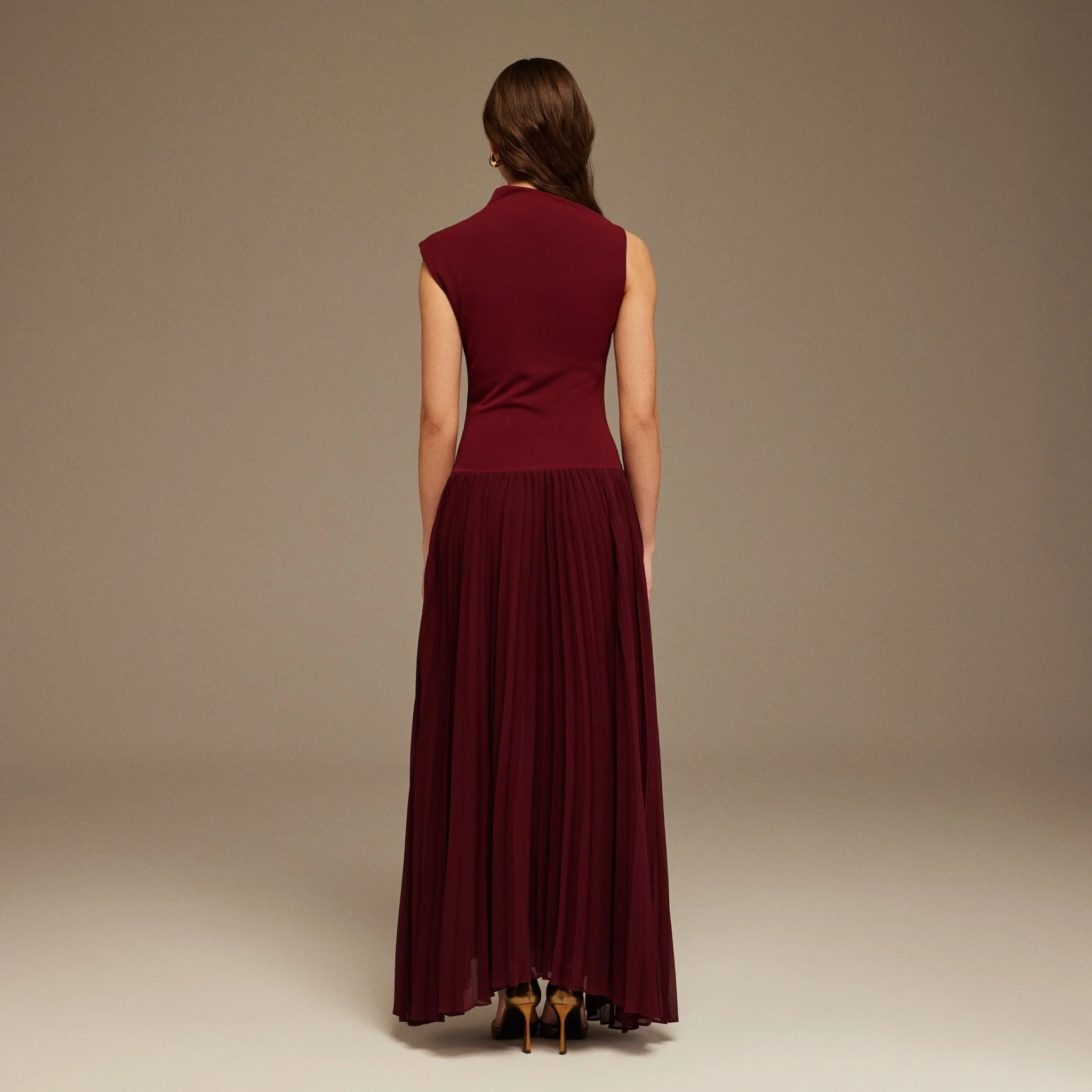 Draped burgundy Neck Pleated Skirt Maxi Dress - Image 4