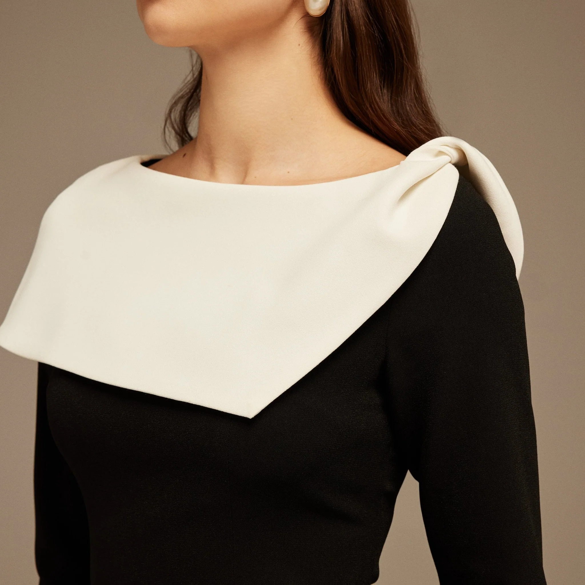 Black and White Folded Neck Long Sleeve Crepe Dress - Image 4