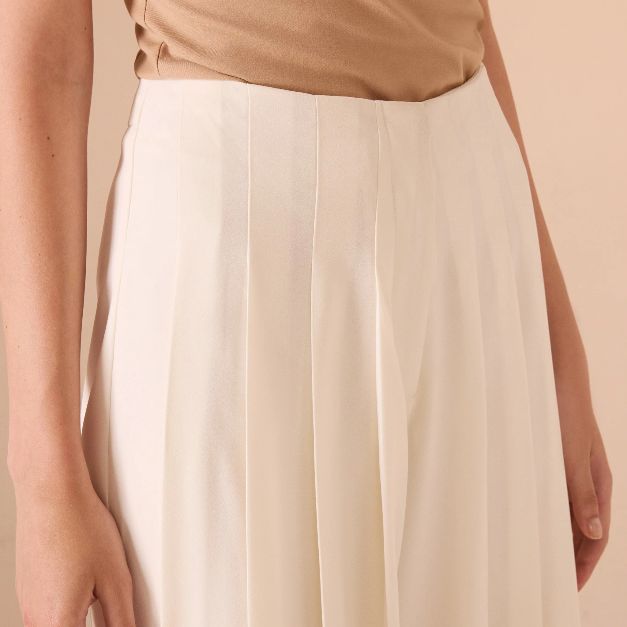 White High Waist Pleated Trouser - Image 2