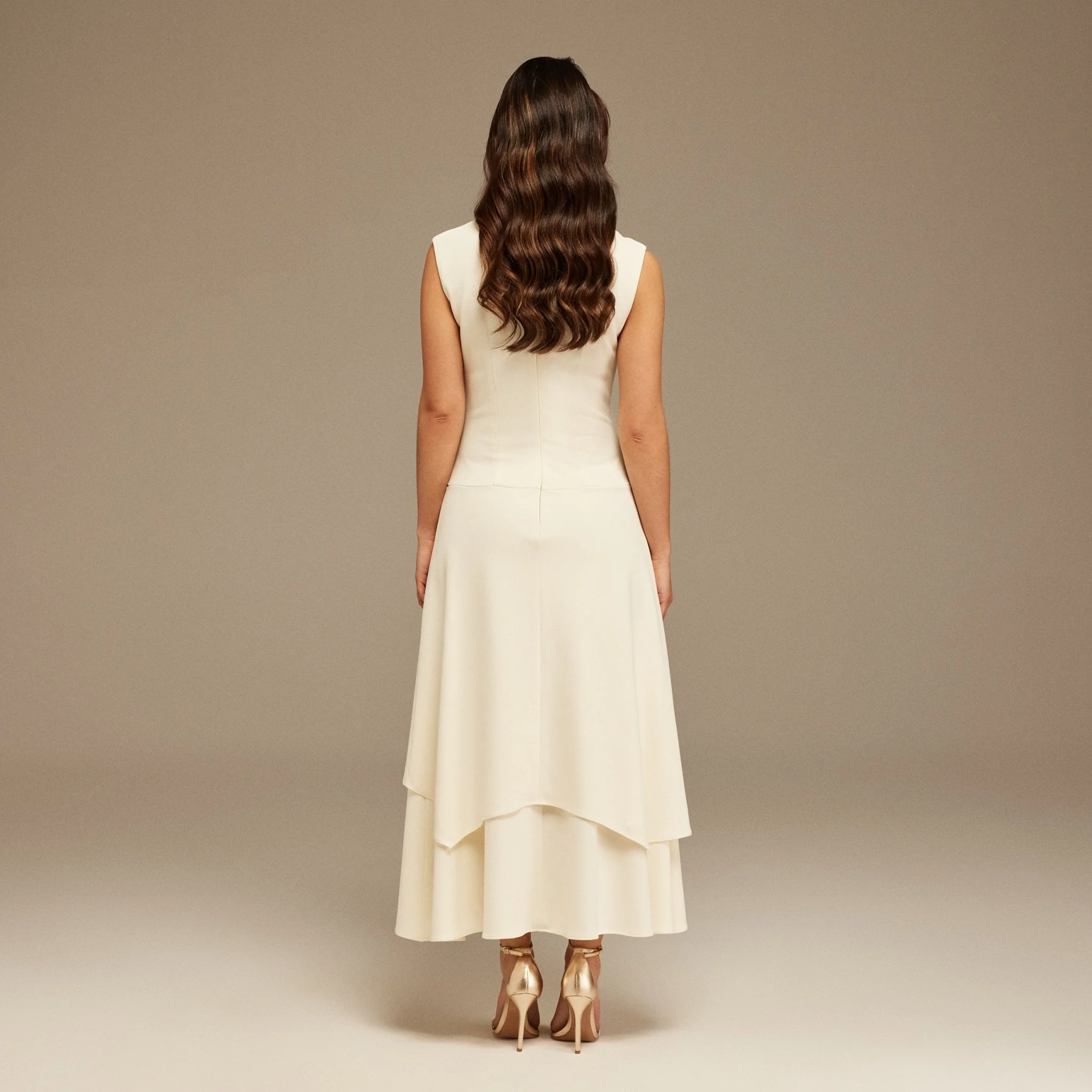 White Crepe V Neck Gathered Midi Dress - Image 4