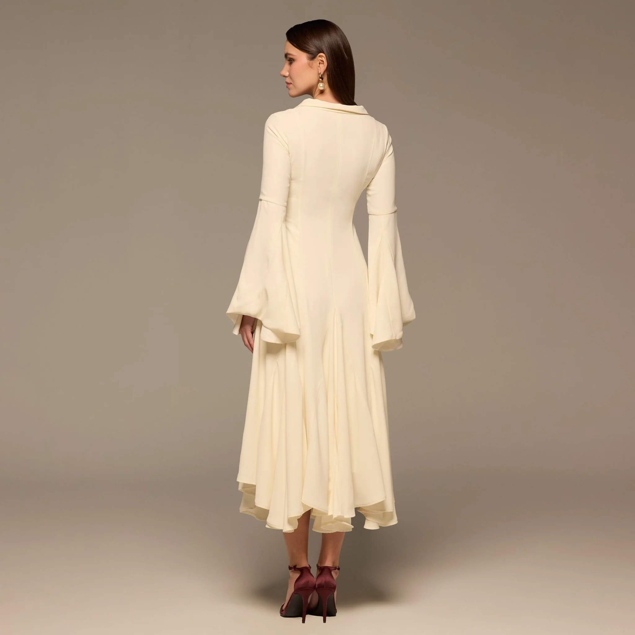 Ivory Lapel Neck Button-Front Crepe Dress - Image 4