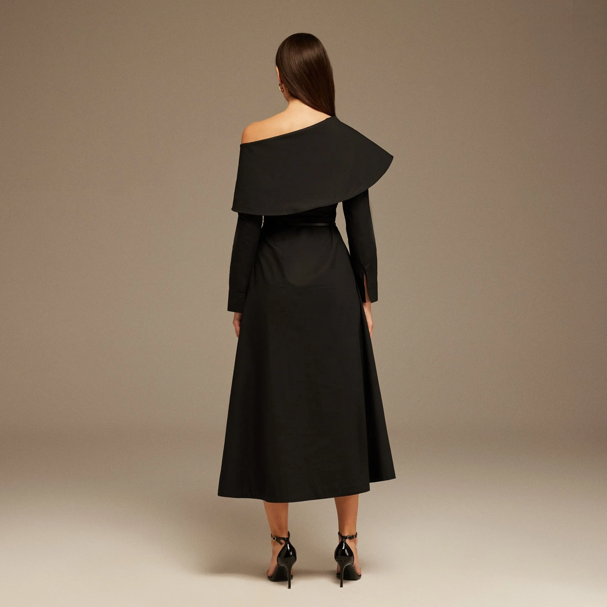 Maxi Dress with Folded Shoulders - Image 4