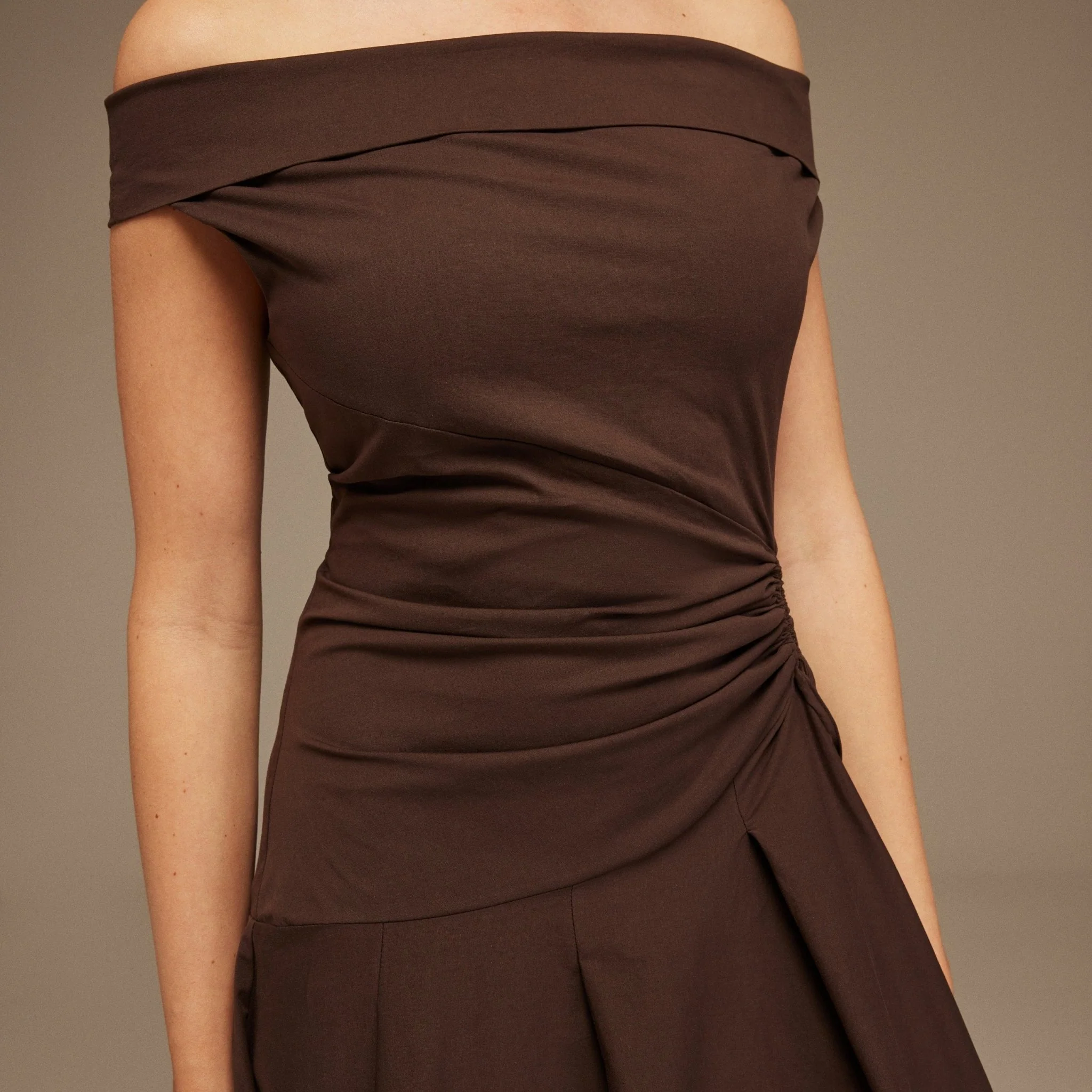 Brown Off-Shoulder Cotton Ruched Midi Dress - Image 4