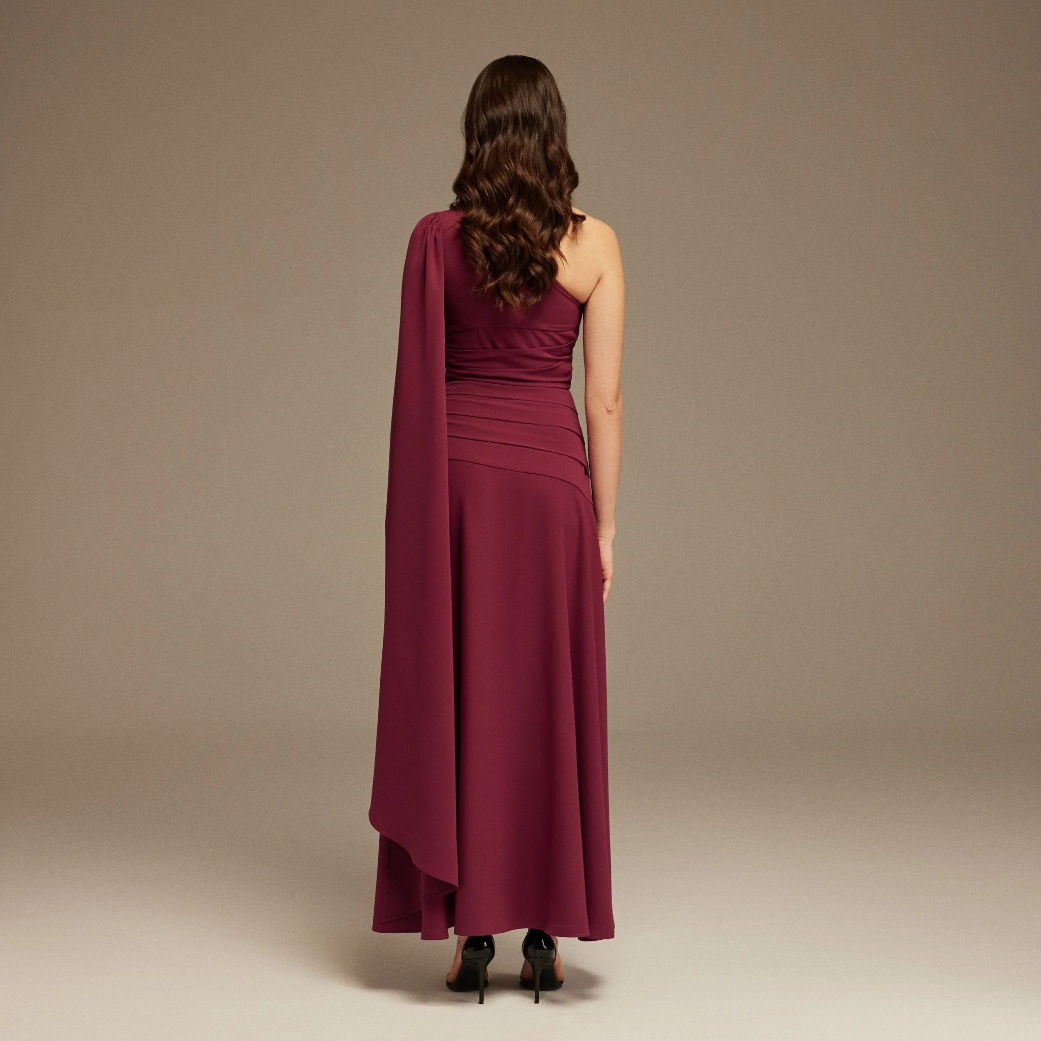 Plum One Shoulder Sleeveless Crepe Dress - Image 4