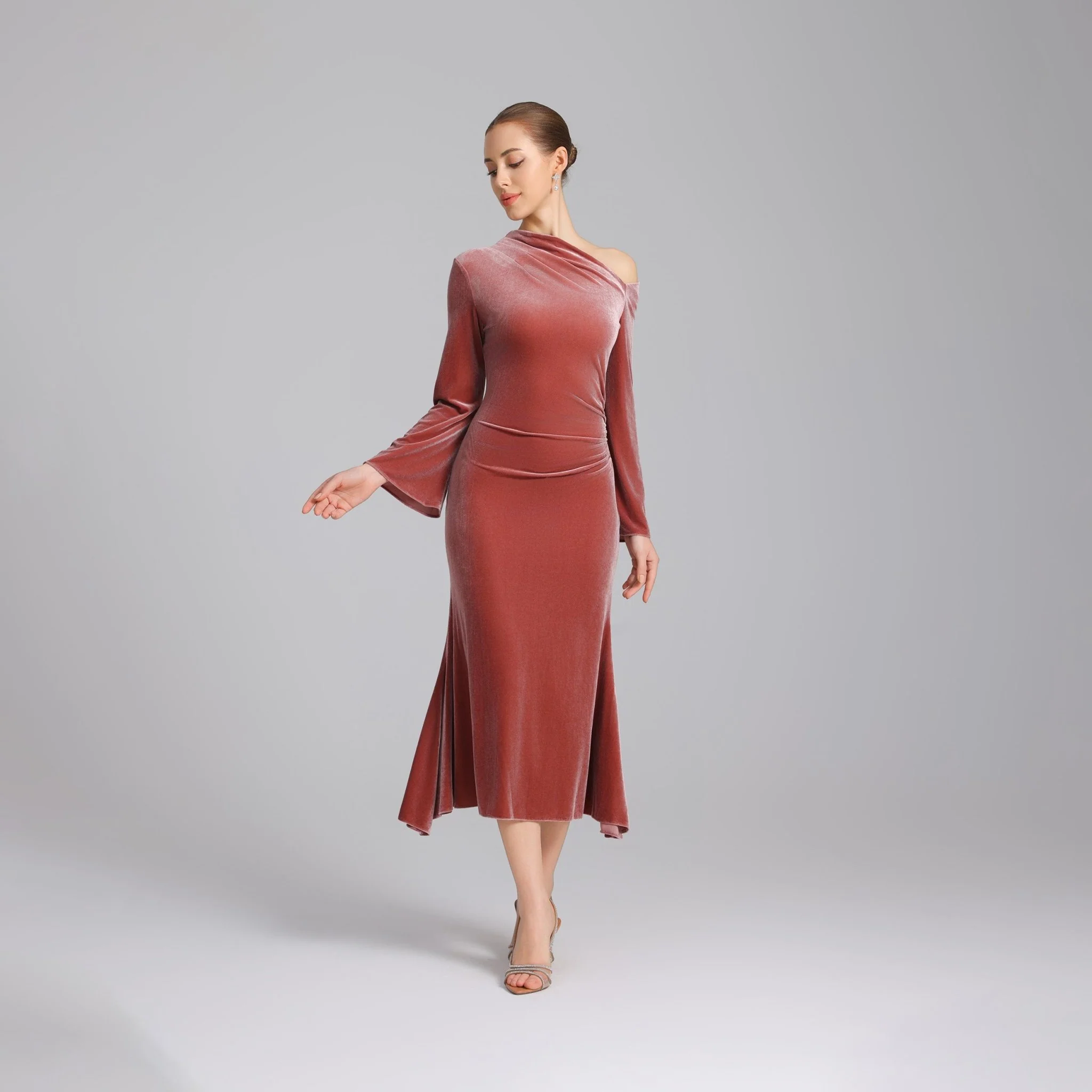 Pink Bare Shoulder Velvet Midi Dress - Image 2