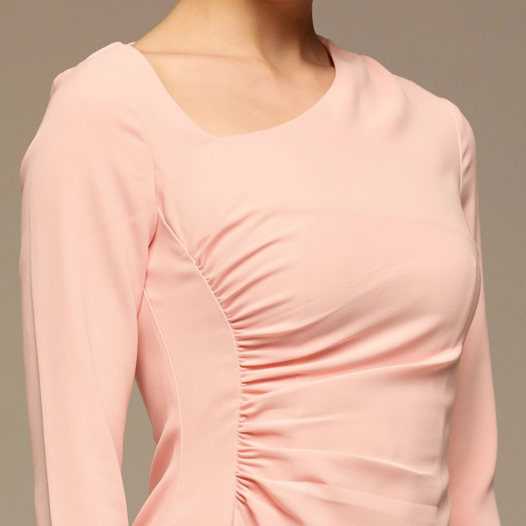 Pink Side Ruched Crepe Midi Dress - Image 3