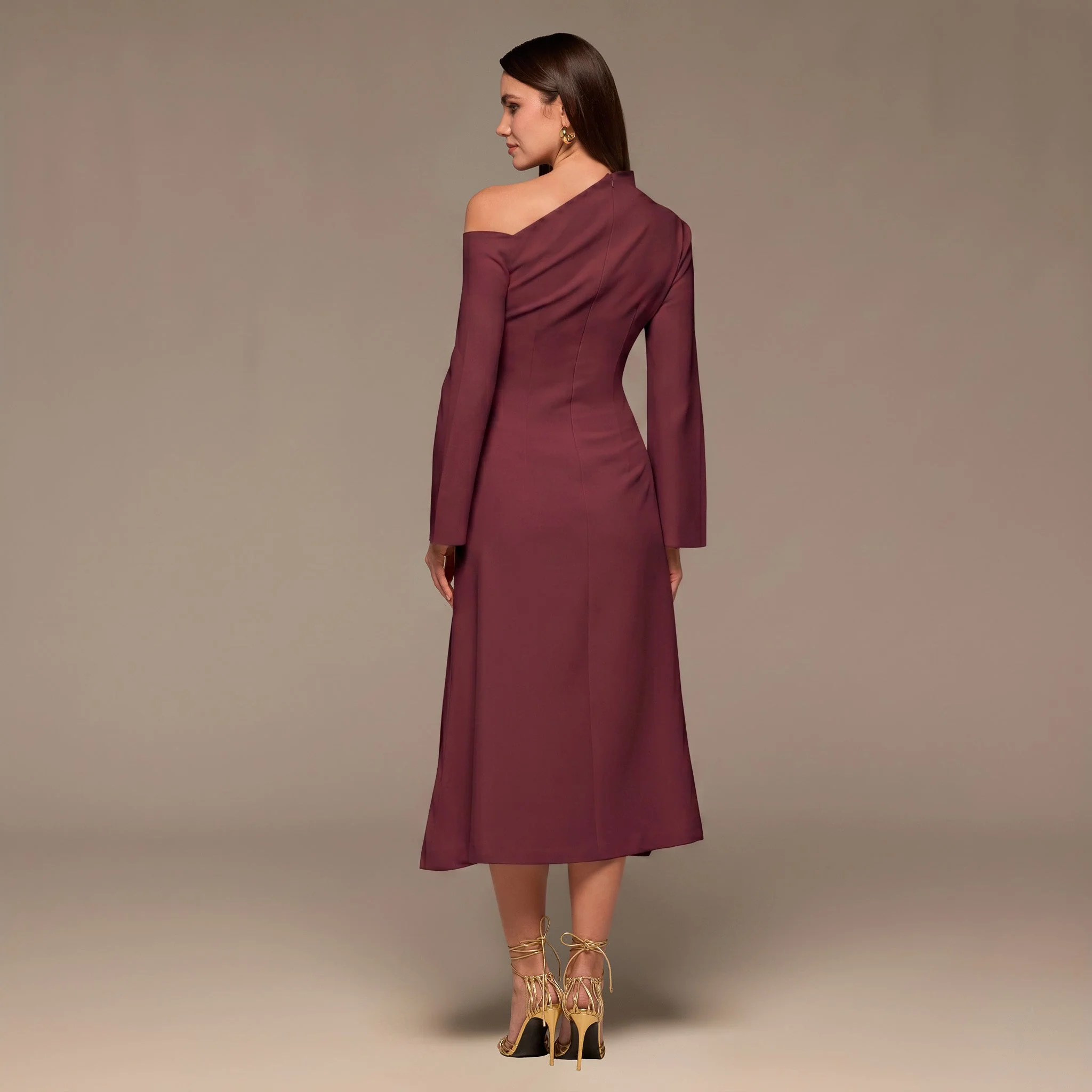 Plum Bare Shoulder Crepe Midi Dress - Image 4