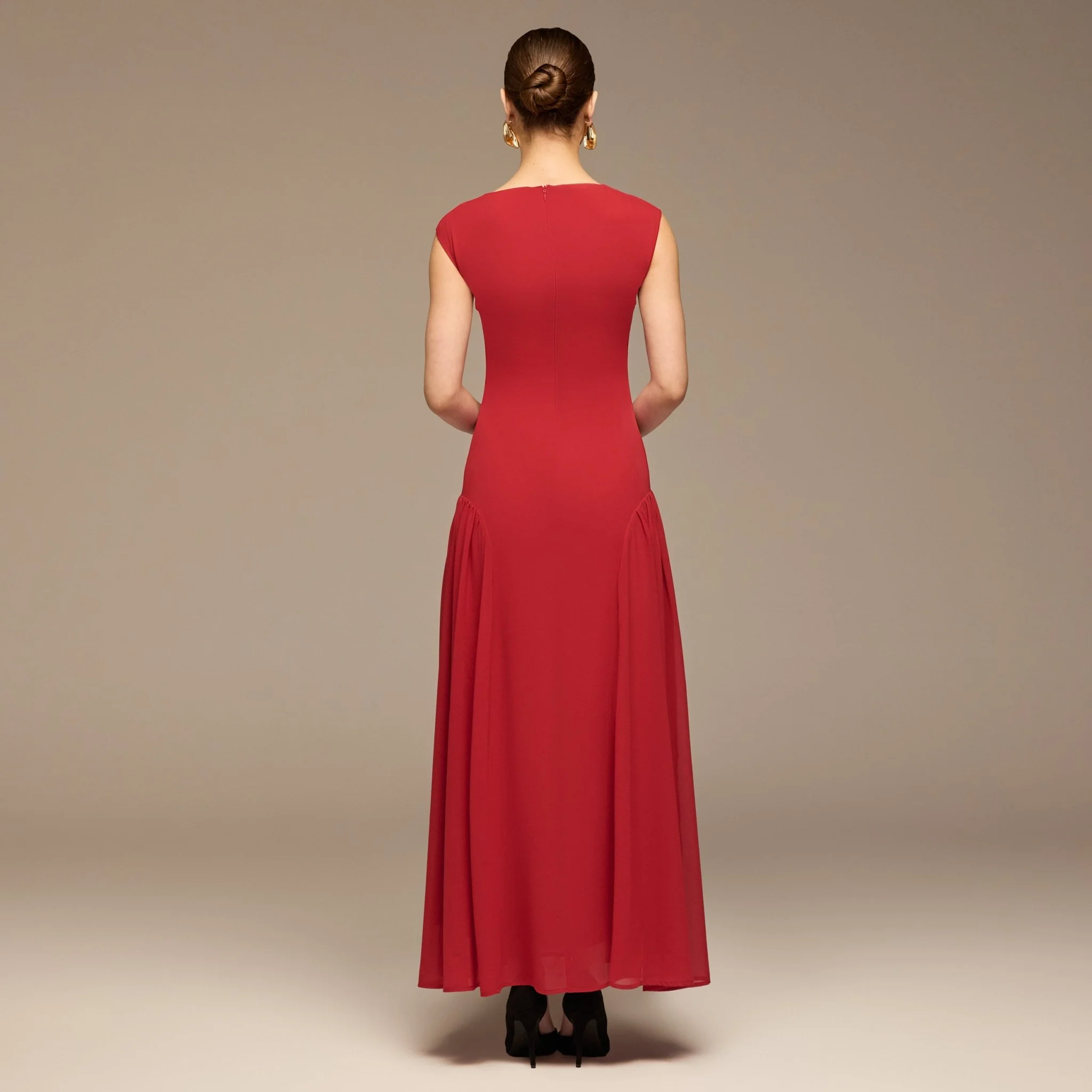Red Sleeveless Boat Neck Chiffon Dress - Image 4
