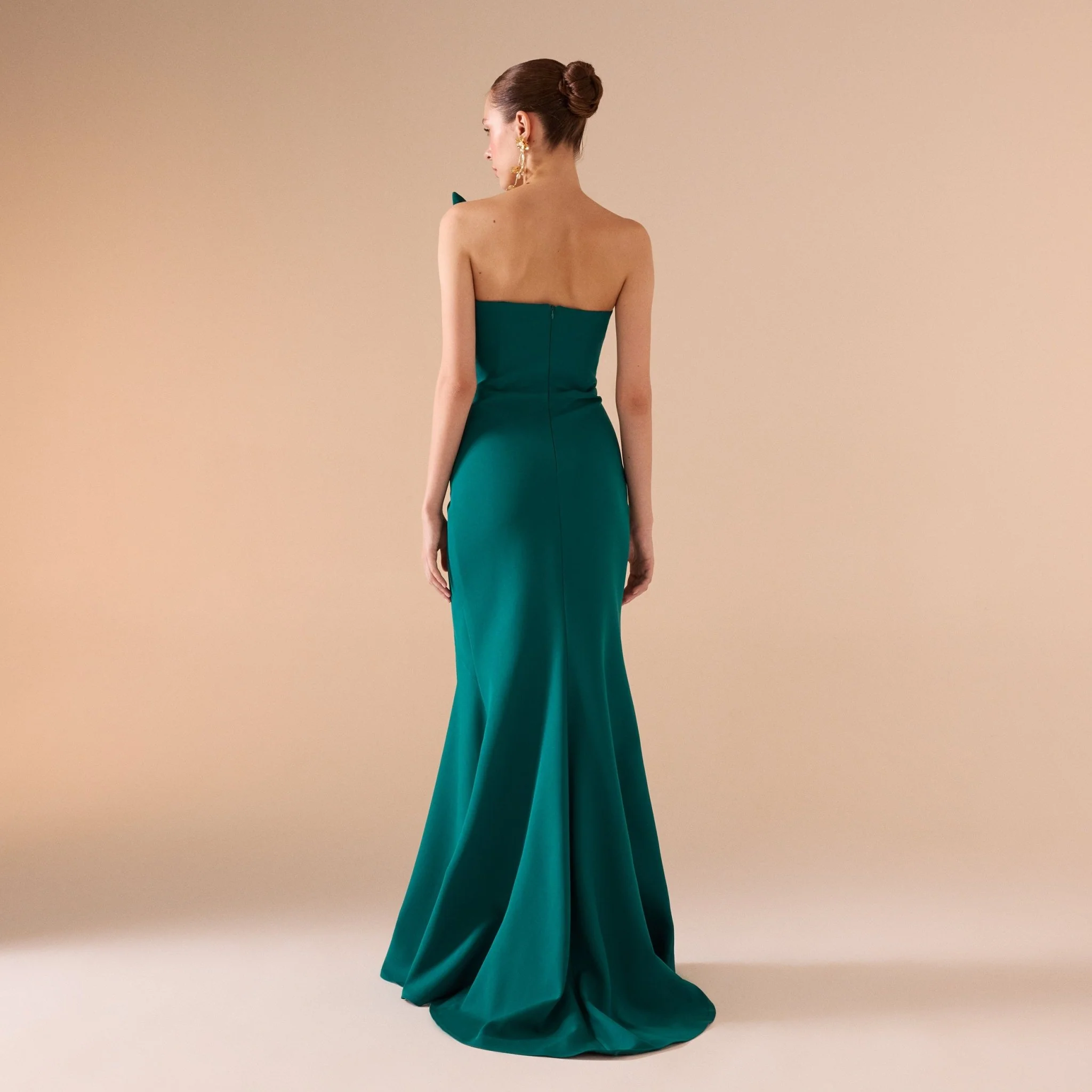 Green Sleeveless Crepe Gown with Detailed Top - Image 4