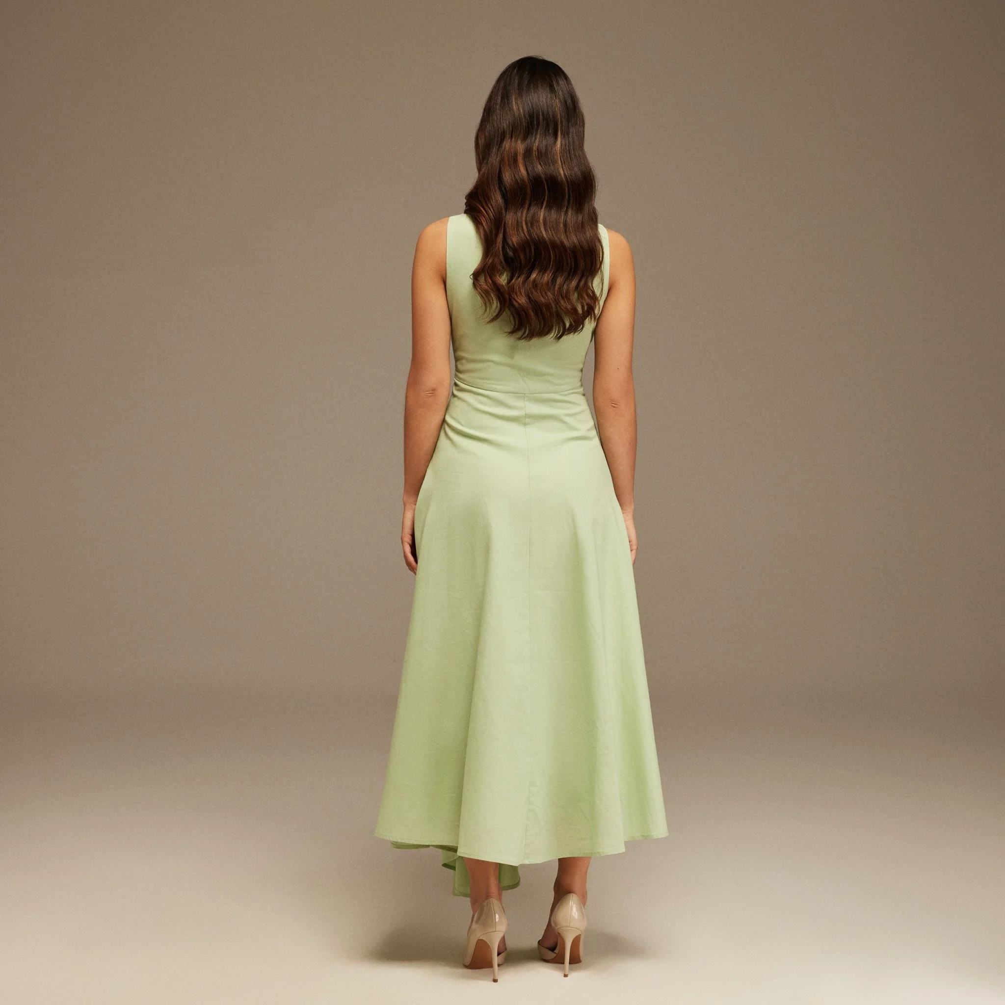 Sleeveless Midi Dress With Decorative Bows - Image 3
