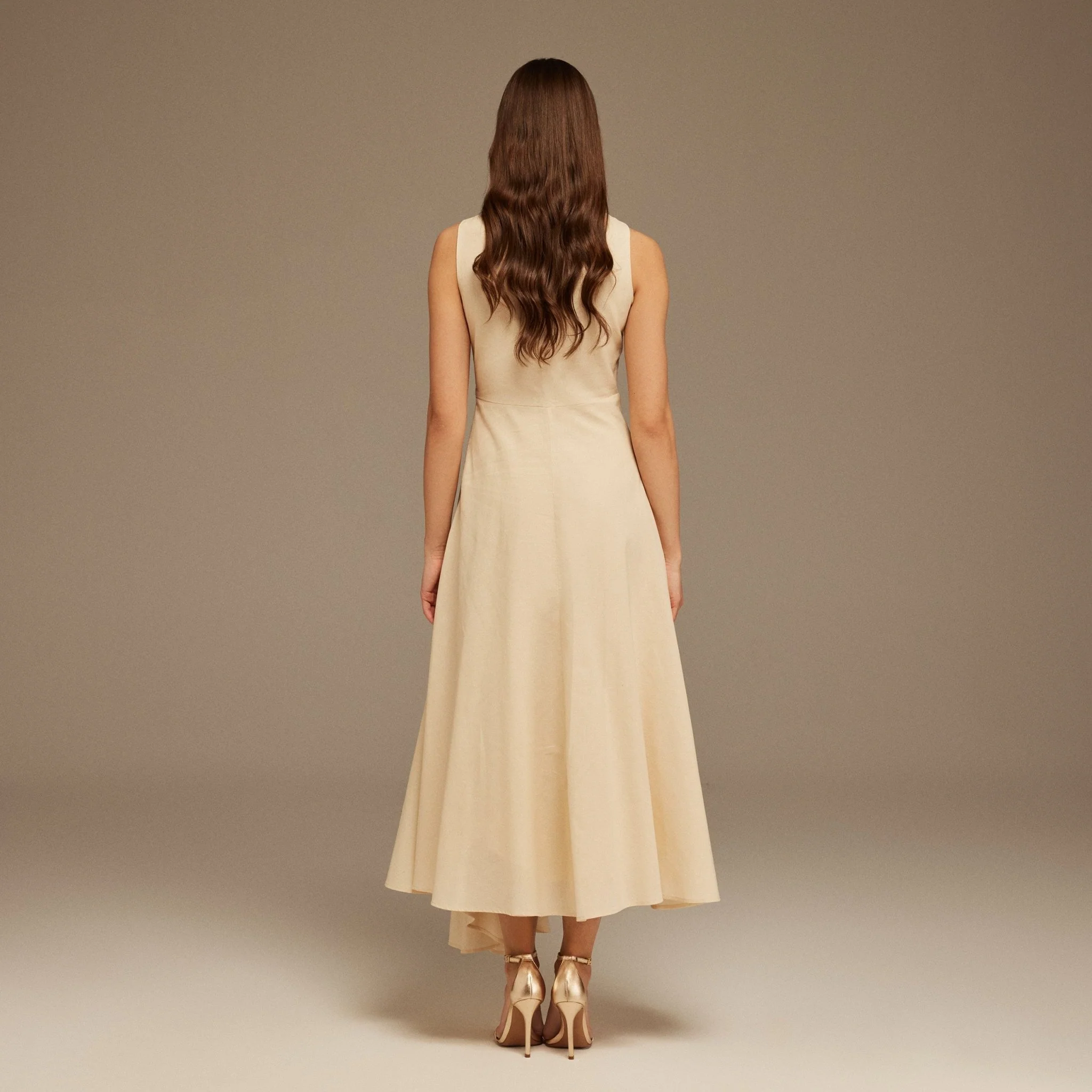 Beige Sleeveless Midi Dress With Decorative Bows - Image 4
