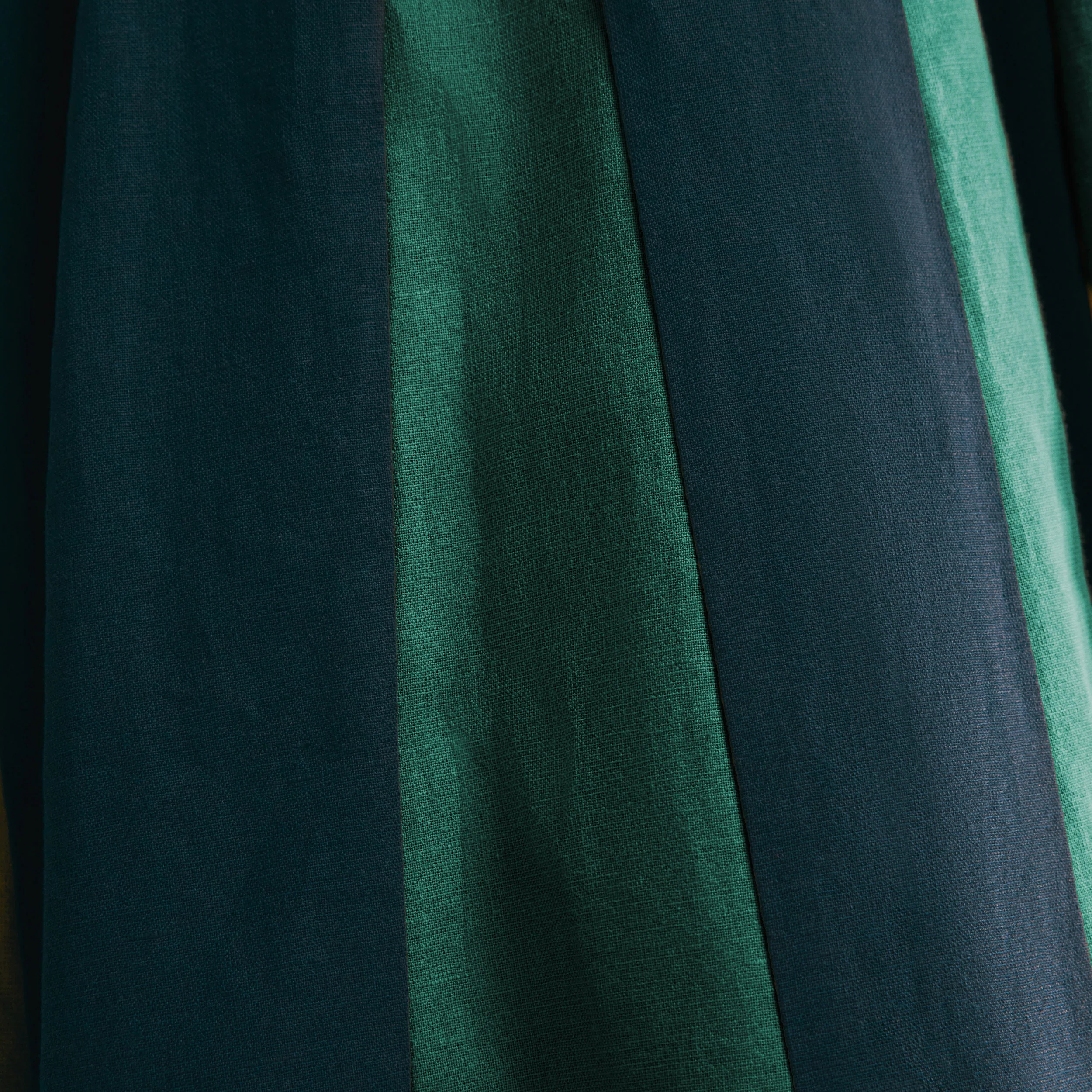 Green Soft Cap Sleeve Flared Linen Dress - Image 3
