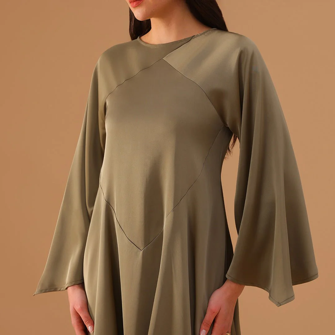 Green Two-Tone Cape Dress with Asymmetrical Hem - Image 3