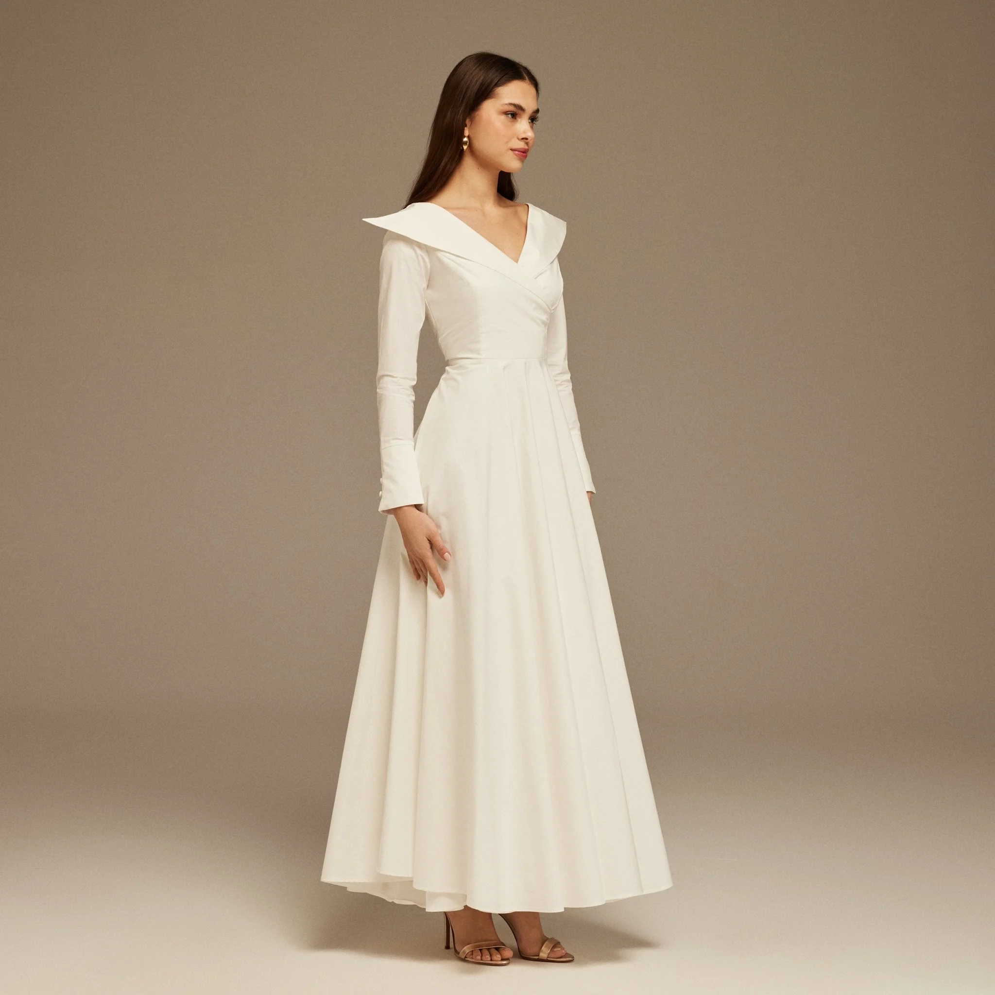 White Wide V Neck Long Sleeve Maxi Dress - Image 2